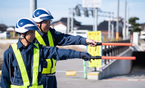 マンツー、マンで先輩が指導